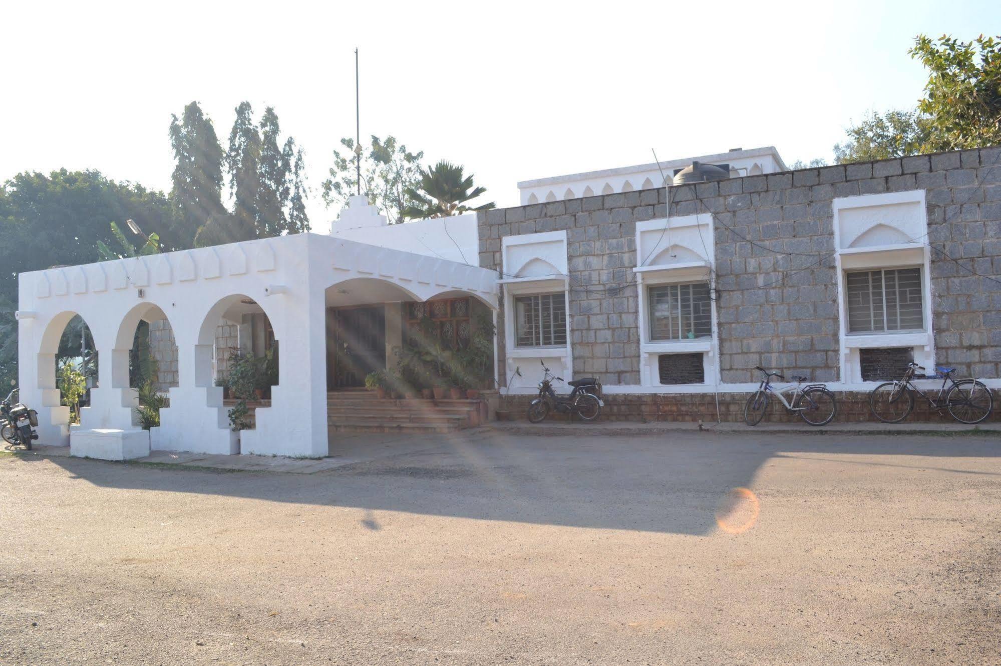 Kstdc Hotel Mayura Bhuvaneshwari Kamalapur Hampi Luaran gambar